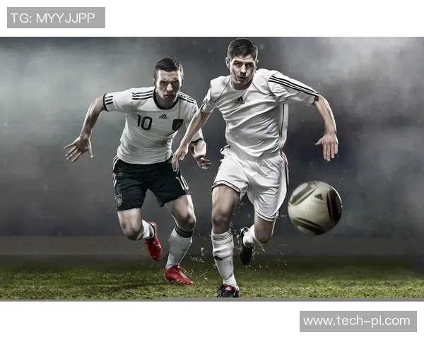 足球明星与模特妻子的甜蜜瞬间照片大赏展现他们的幸福生活与时尚魅力